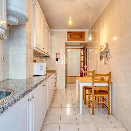 Guest Lobo Flat With Parking פורטו