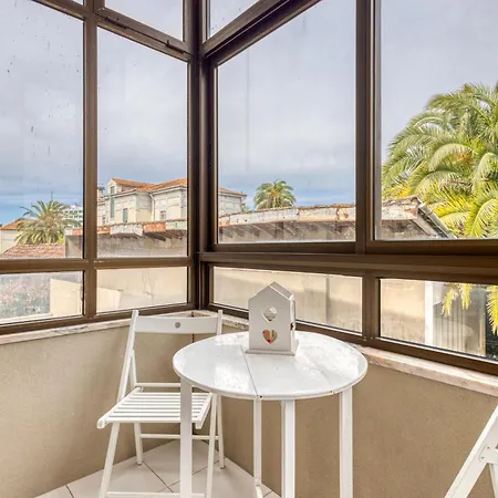 דירה Guest Lobo Flat With Parking