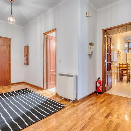 Guest Lobo Flat With Parking דירה *